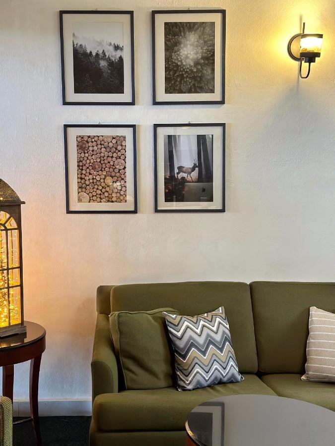 Hotel Petrovy Kameny Карлова-Студанка Экстерьер фото