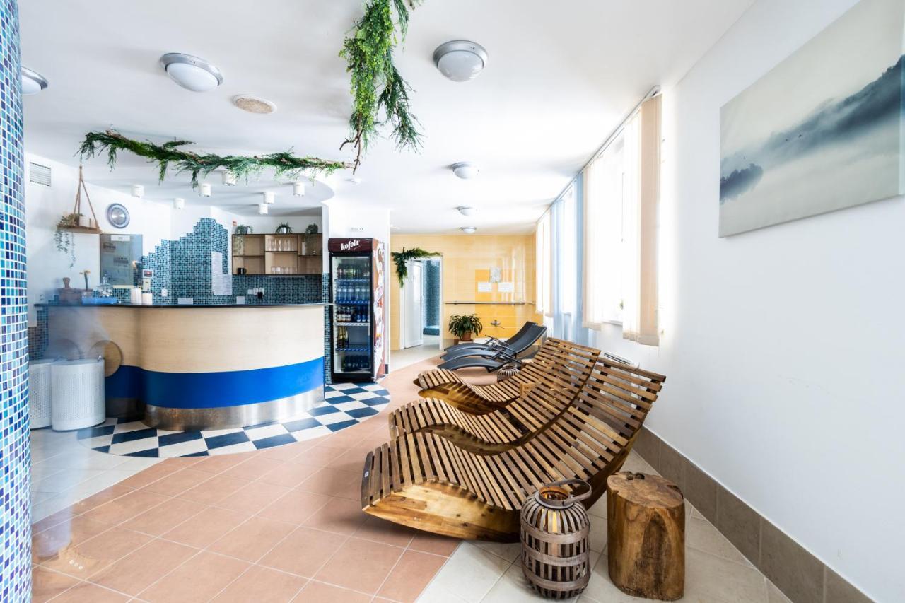 Hotel Petrovy Kameny Карлова-Студанка Экстерьер фото