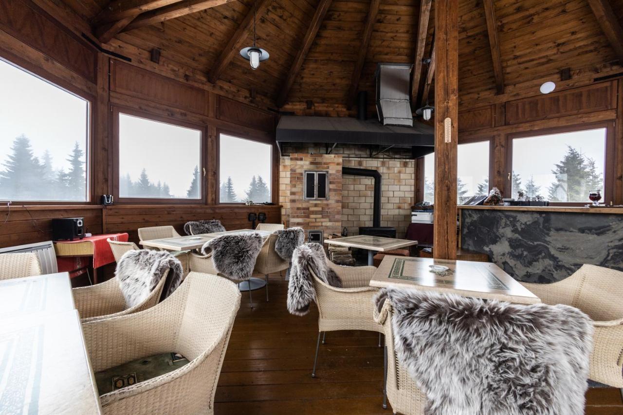 Hotel Petrovy Kameny Карлова-Студанка Экстерьер фото